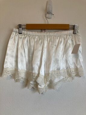 In Bloom Lace Trim Sleep Shorts in Ivory XS